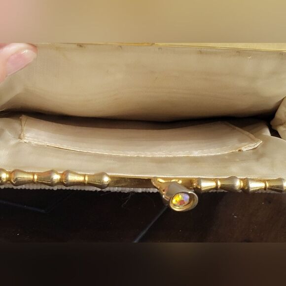 Vintage 1950's Style Handbag, Kiss Closure - Picture 5 of 8